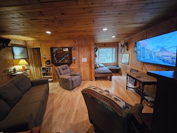 Timber Trail Lodge,,2 star