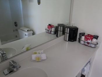 hometowne studios by red roof yuba city