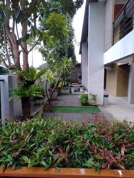 Going Grand Hotel,,3 star