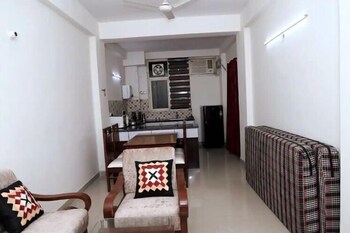 Shree Jee Dham,,3 star