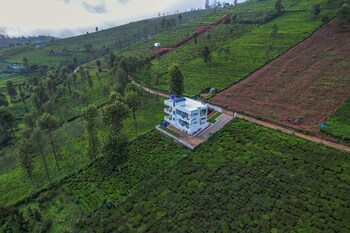 Akshu's Nest,,2 star