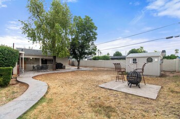 Sunlit Palm Cottage In Uptown Phoenix,515 E Oregon Ave,4 star