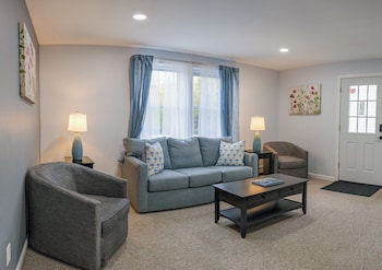 Woodland Apartments-Acadia National Park,,3 star