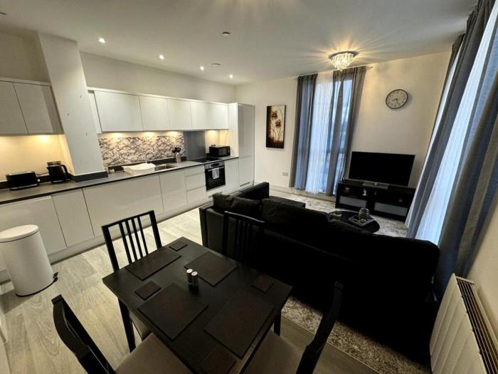 cozy bracknell apartment with modern amenities