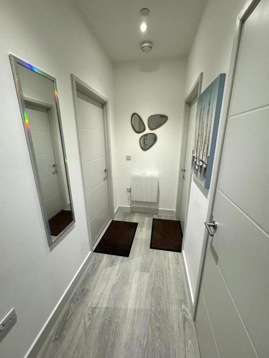 cozy bracknell apartment with modern amenities