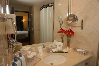 Holiday Inn Managua - Convention Center, An Ihg Hotel,Managua Department>>Managua,3.5 star