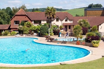 Cofton Holidays,,3 star