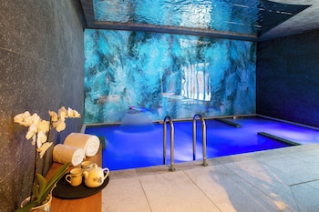 Logis Hôtel Jeanne & Jules Hôtel Spa Et Restaurant,Rue De La Marne,0 star