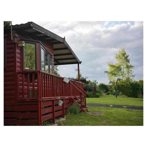 number 8 lodge caer beris