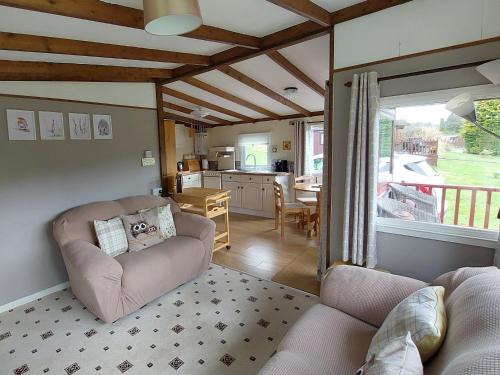 number 8 lodge caer beris
