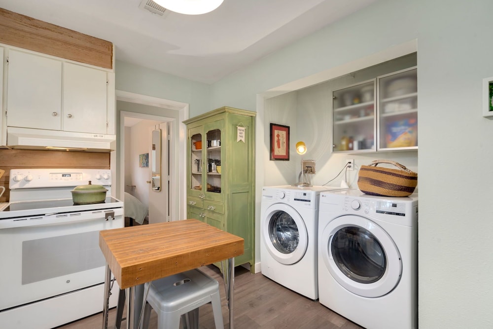 old town retreat w vintage flair near csu bikes