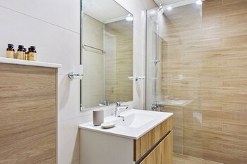 silkhaus oasis towers masdar city