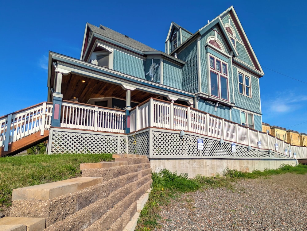 harris house