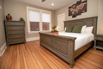 Harris House,,2 star