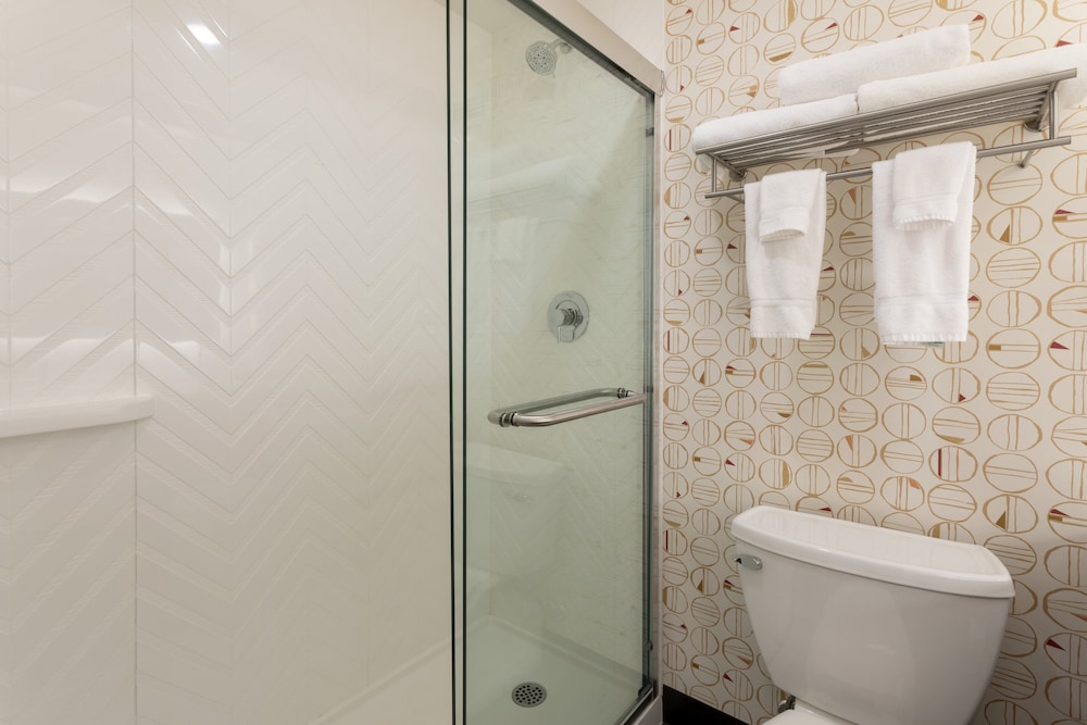 holiday inn marquette by ihg