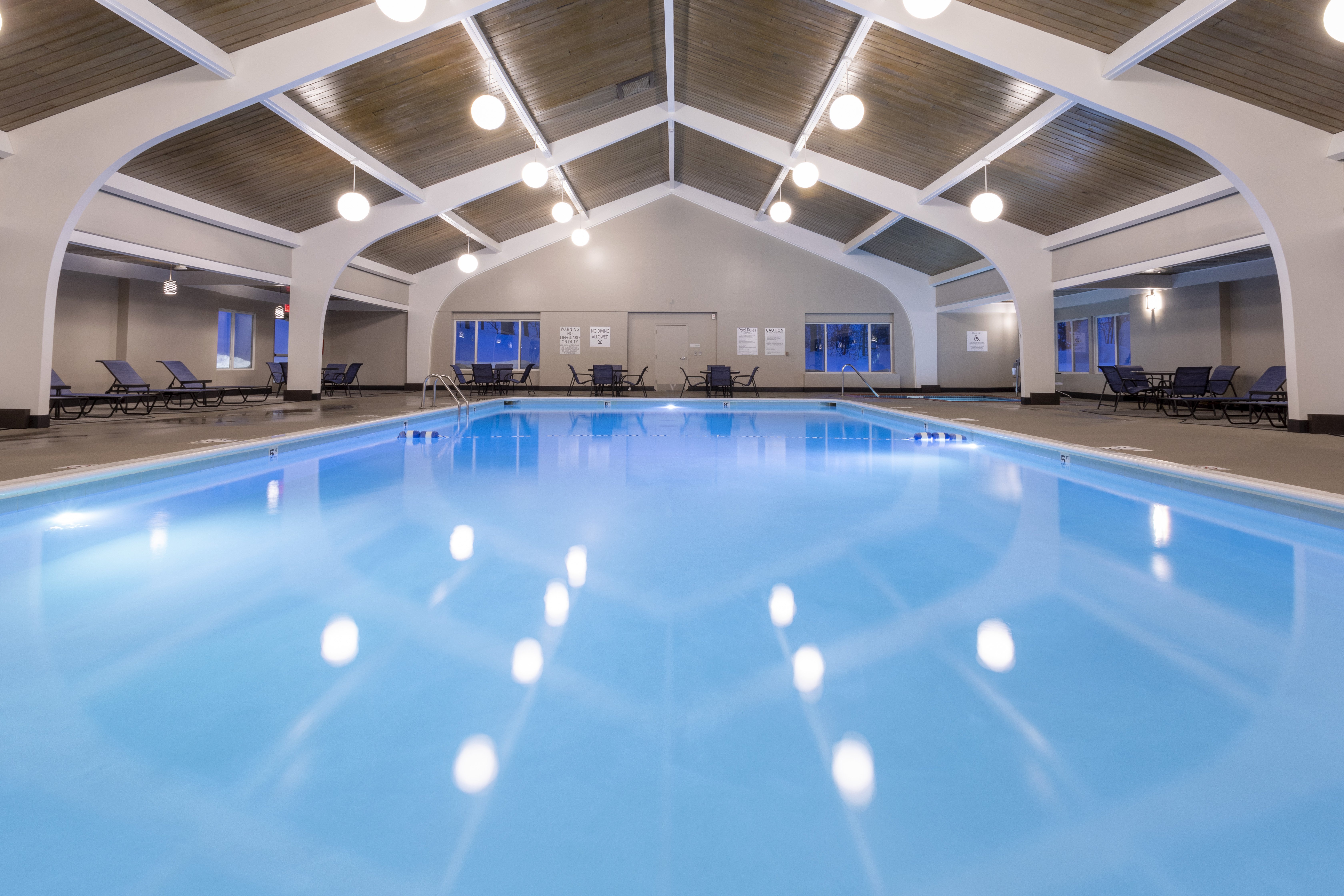 holiday inn marquette by ihg