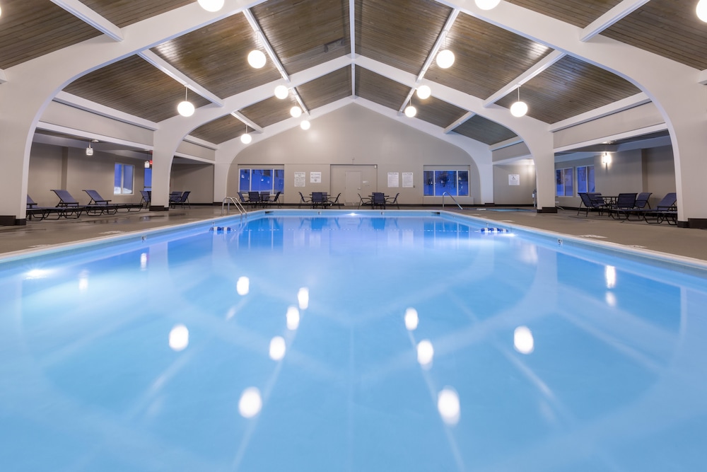 holiday inn marquette by ihg