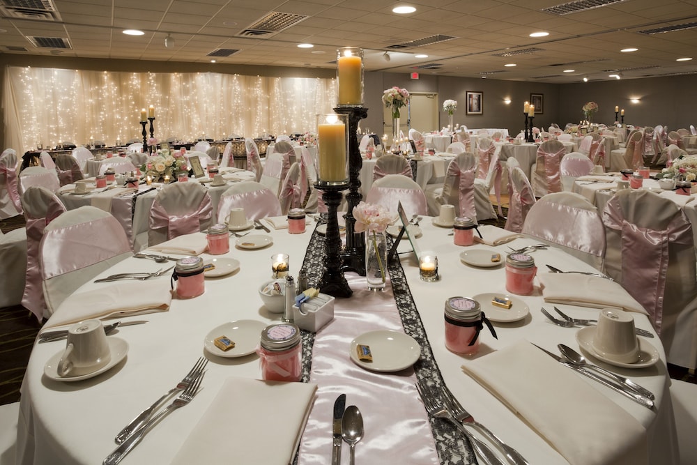 holiday inn marquette by ihg