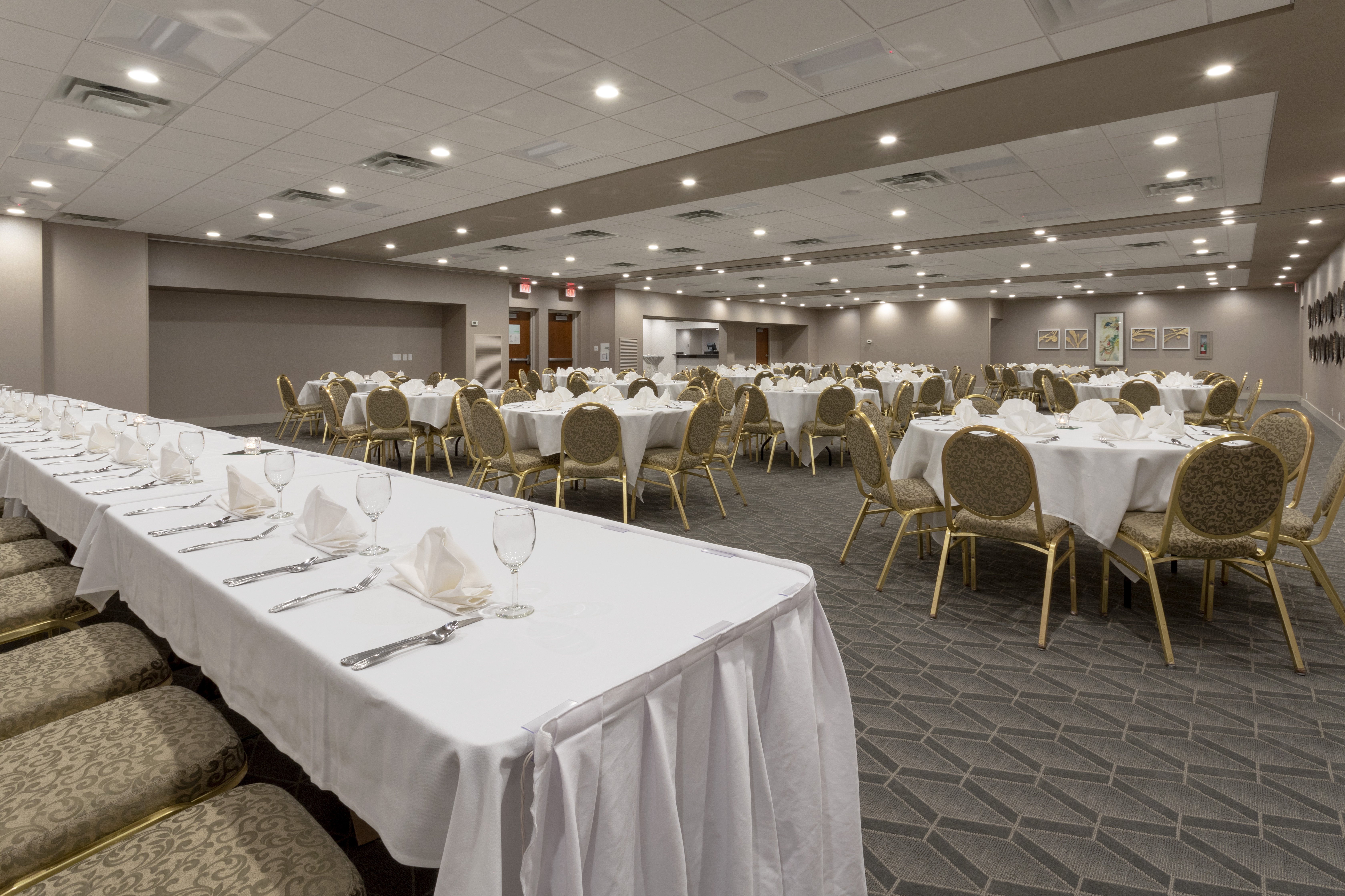 holiday inn marquette by ihg