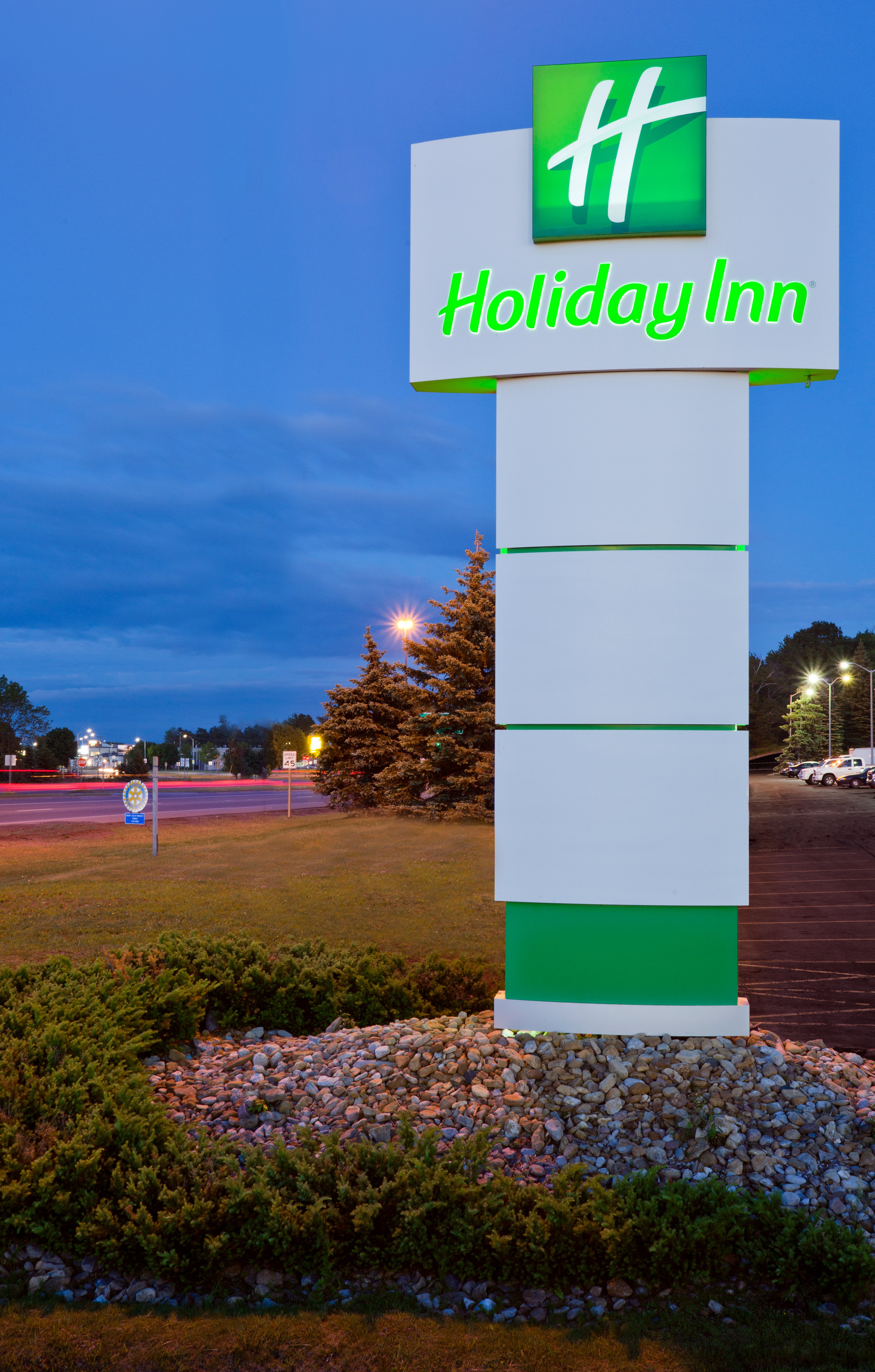 holiday inn marquette by ihg