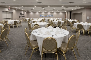 holiday inn marquette by ihg