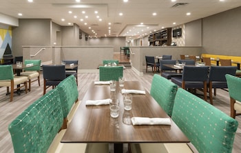 holiday inn marquette by ihg