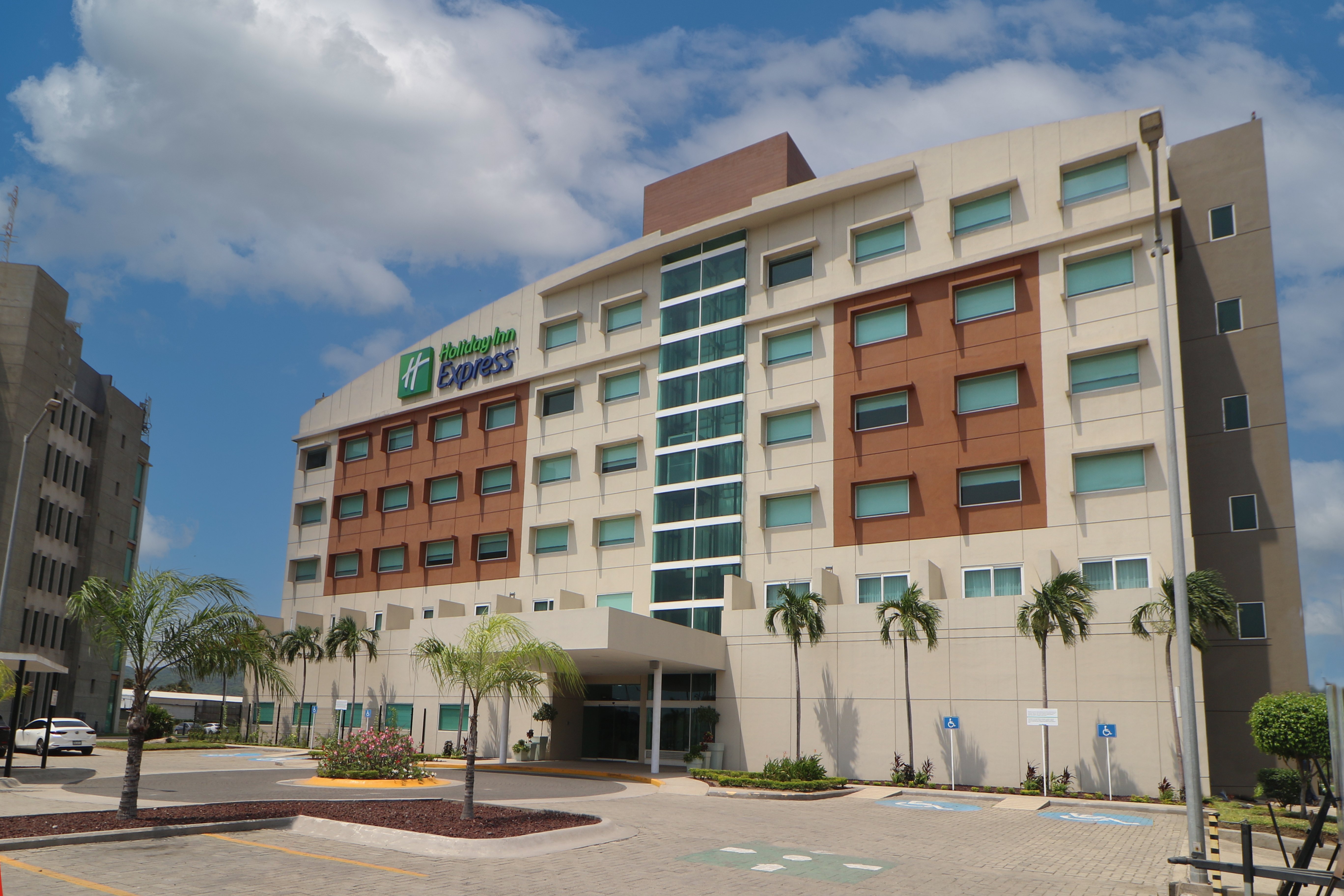 holiday inn express manzanillo by ihg