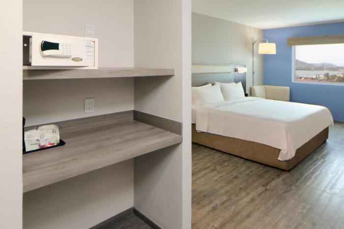 holiday inn express manzanillo by ihg