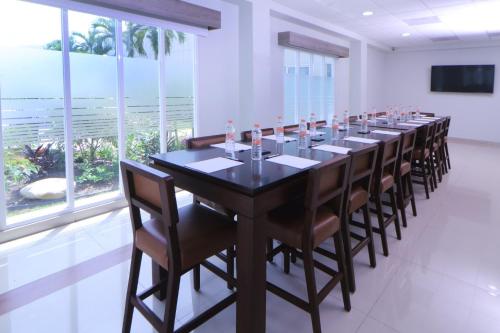 holiday inn express manzanillo by ihg