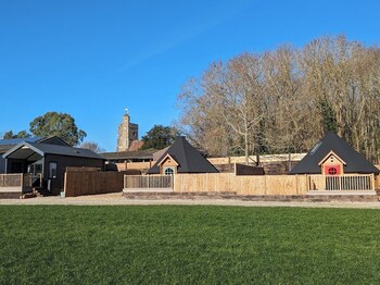 woods meadow glamping