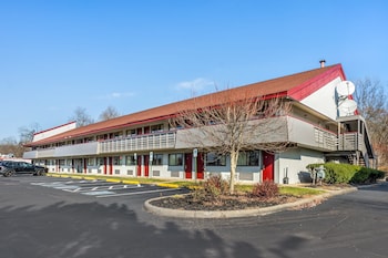 hometowne studios by red roof danville pa