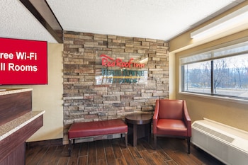 hometowne studios by red roof danville pa