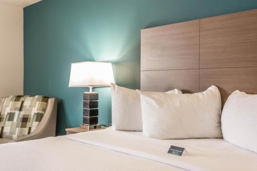 Everspring Inn & Suites,Near Southwest Minnesota State University,3 star