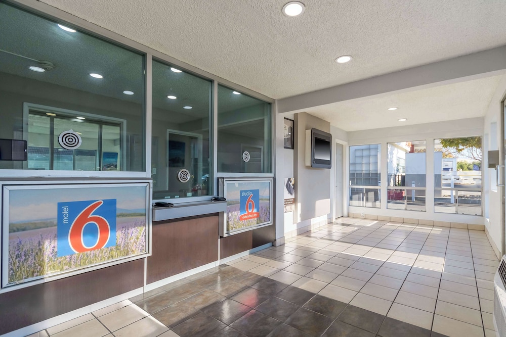 studio6 hayward ca silicon valley gateway