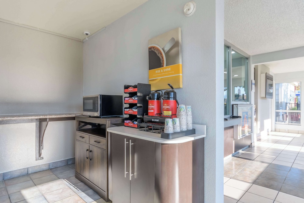 studio6 hayward ca silicon valley gateway
