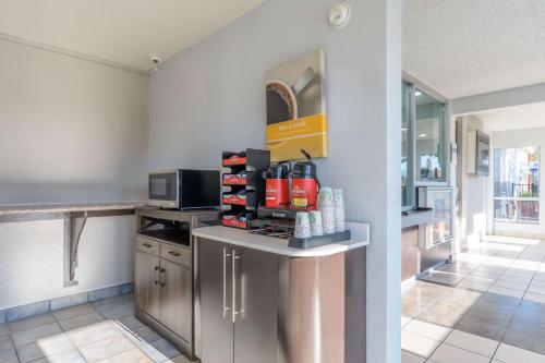 studio6 hayward ca silicon valley gateway