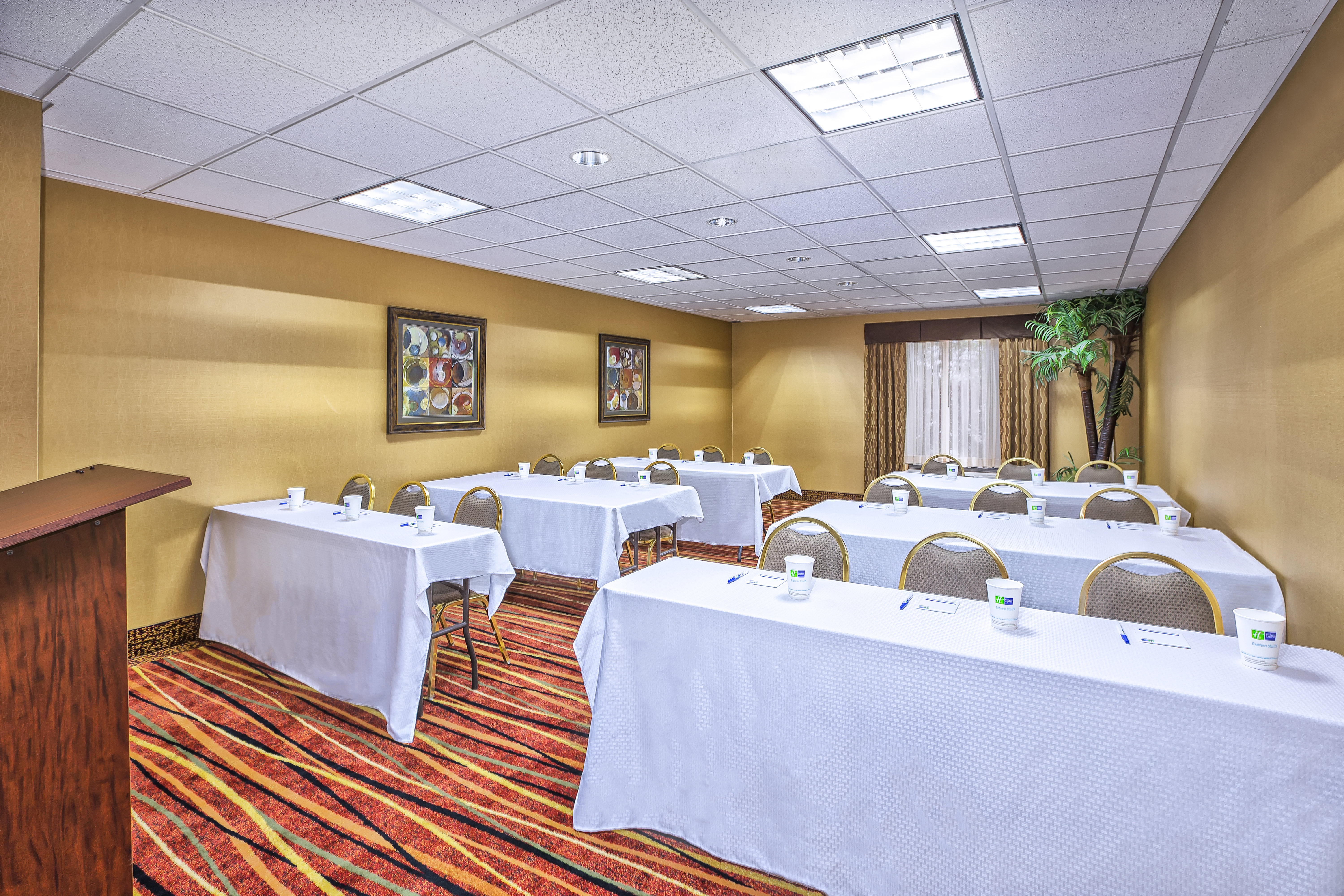 holiday inn express hotel and suites marysville by ihg