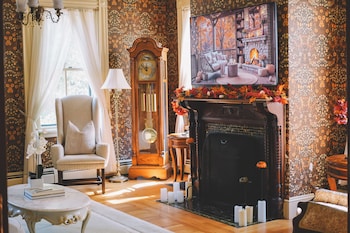 The Underwood-Hale House,137 Power St,2 star