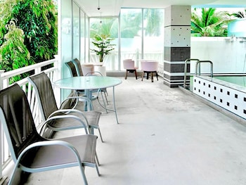 roomquest utopia kata and residence