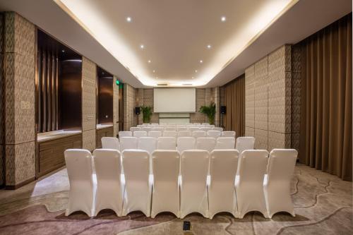 crowne plaza kunming city centre by ihg
