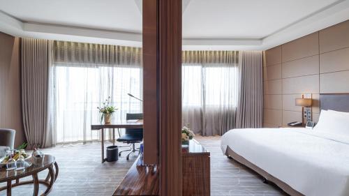 crowne plaza kunming city centre by ihg
