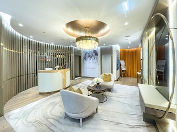 Rooftop Pool-2Br Apartment Near Downtown,,3 star