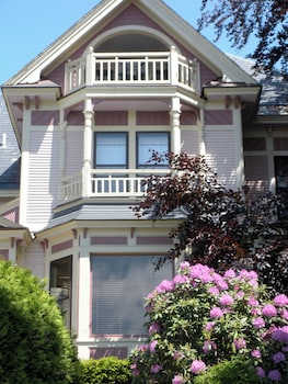 254 South Union Street Guest House,,3 star