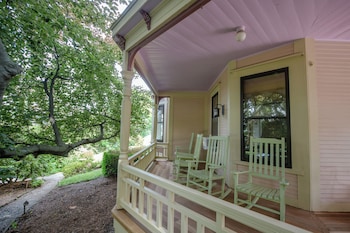 254 South Union Street Guest House,,3 star
