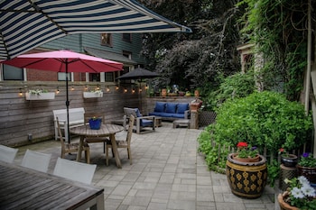 254 South Union Street Guest House,,3 star