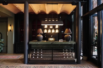 Dandi On The Hill,,3 star