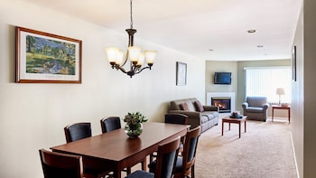 the cove of lake geneva