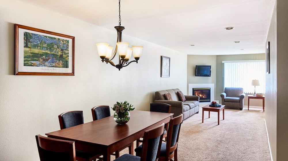 the cove of lake geneva