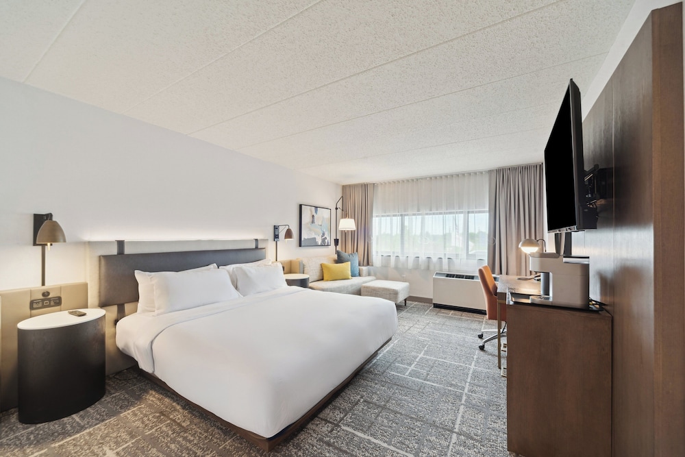 crowne plaza lansing by ihg