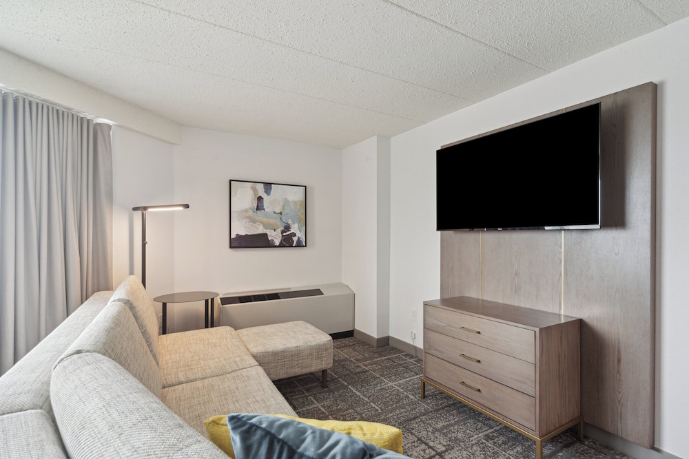 crowne plaza lansing by ihg